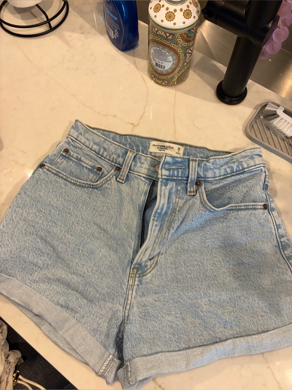 Abercrombie & Fitch LHigh-Rise Cuffed Denim Shorts -Size 26